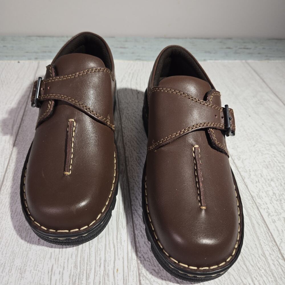Eastland Women's Syracuse Slip-On 6M Comfort Classic Gorpcore Walking Classic - Picture 2 of 8
